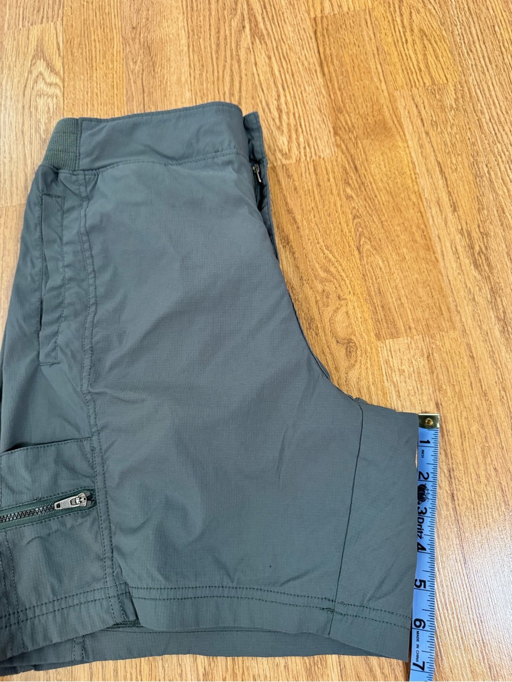 Women’s Dark Olive Cargo/Hiking Shorts XL - Picture 12 of 12